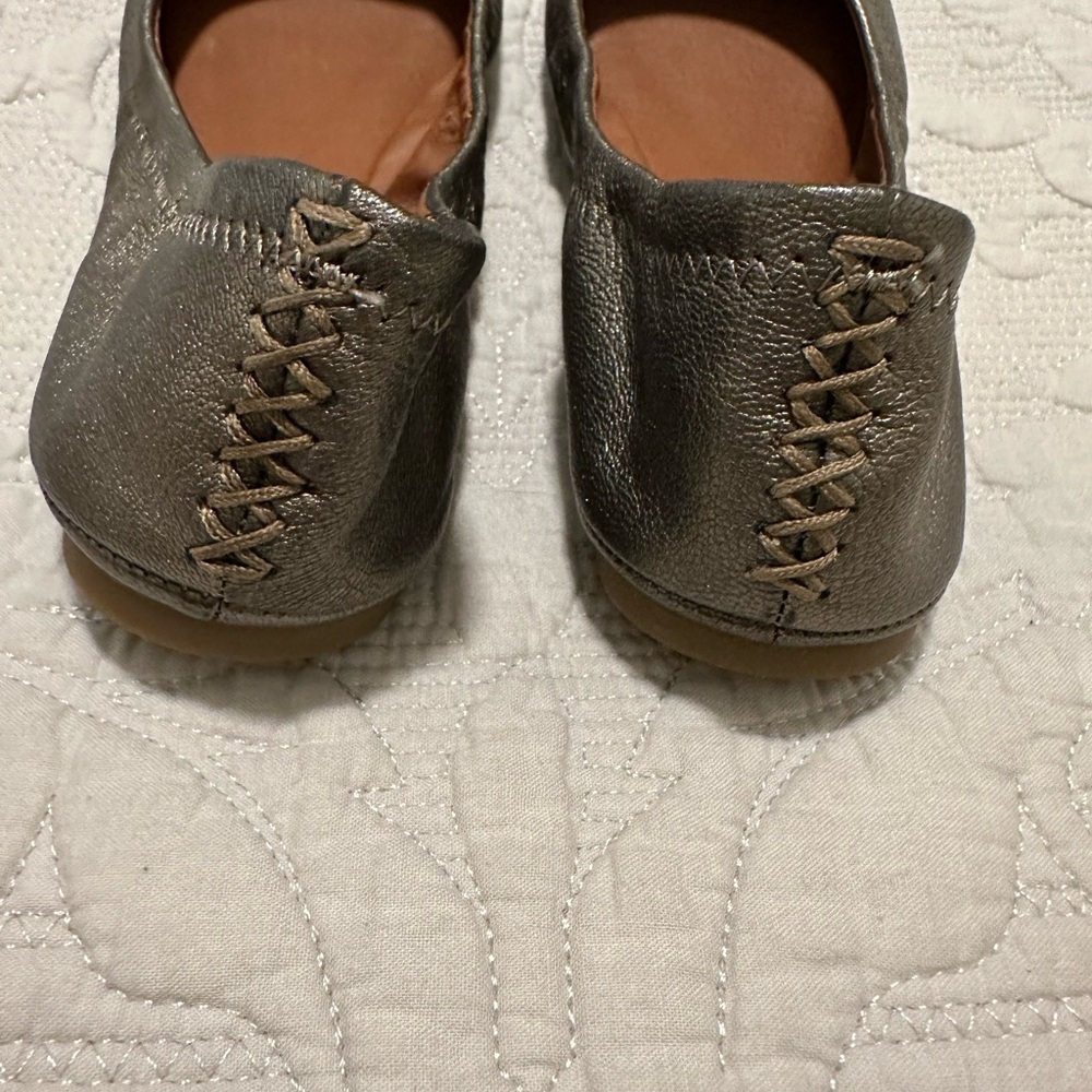Lucky Brand Pewter Flats New - Picture 2 of 7